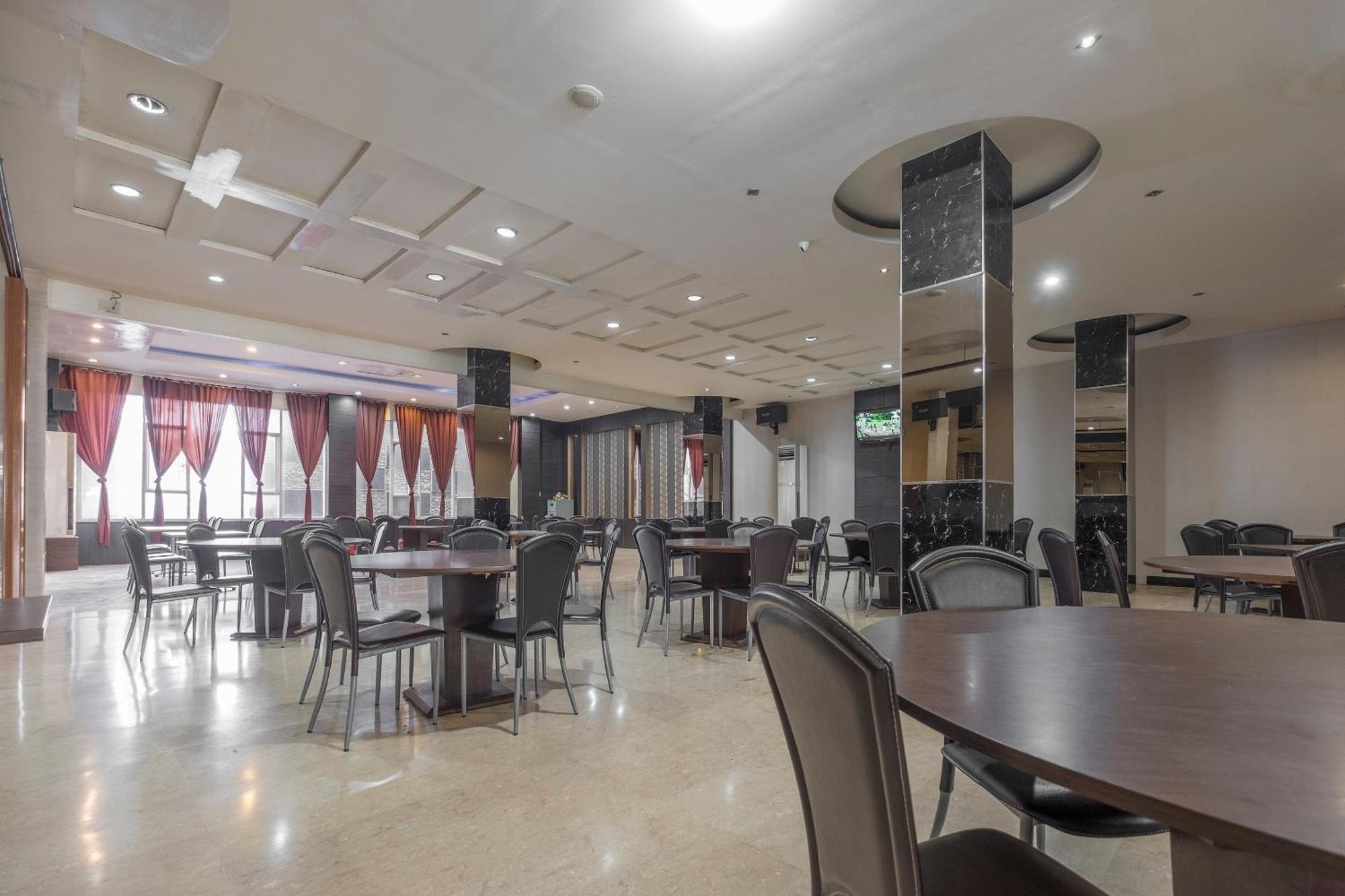 Oyo1081马卡萨奥尔森城市酒店 外观 照片