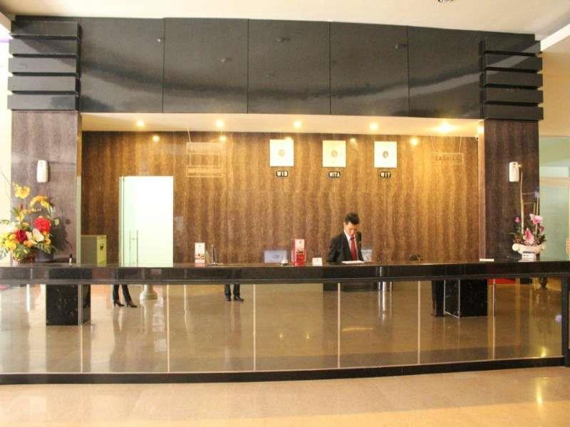 Oyo1081马卡萨奥尔森城市酒店 外观 照片